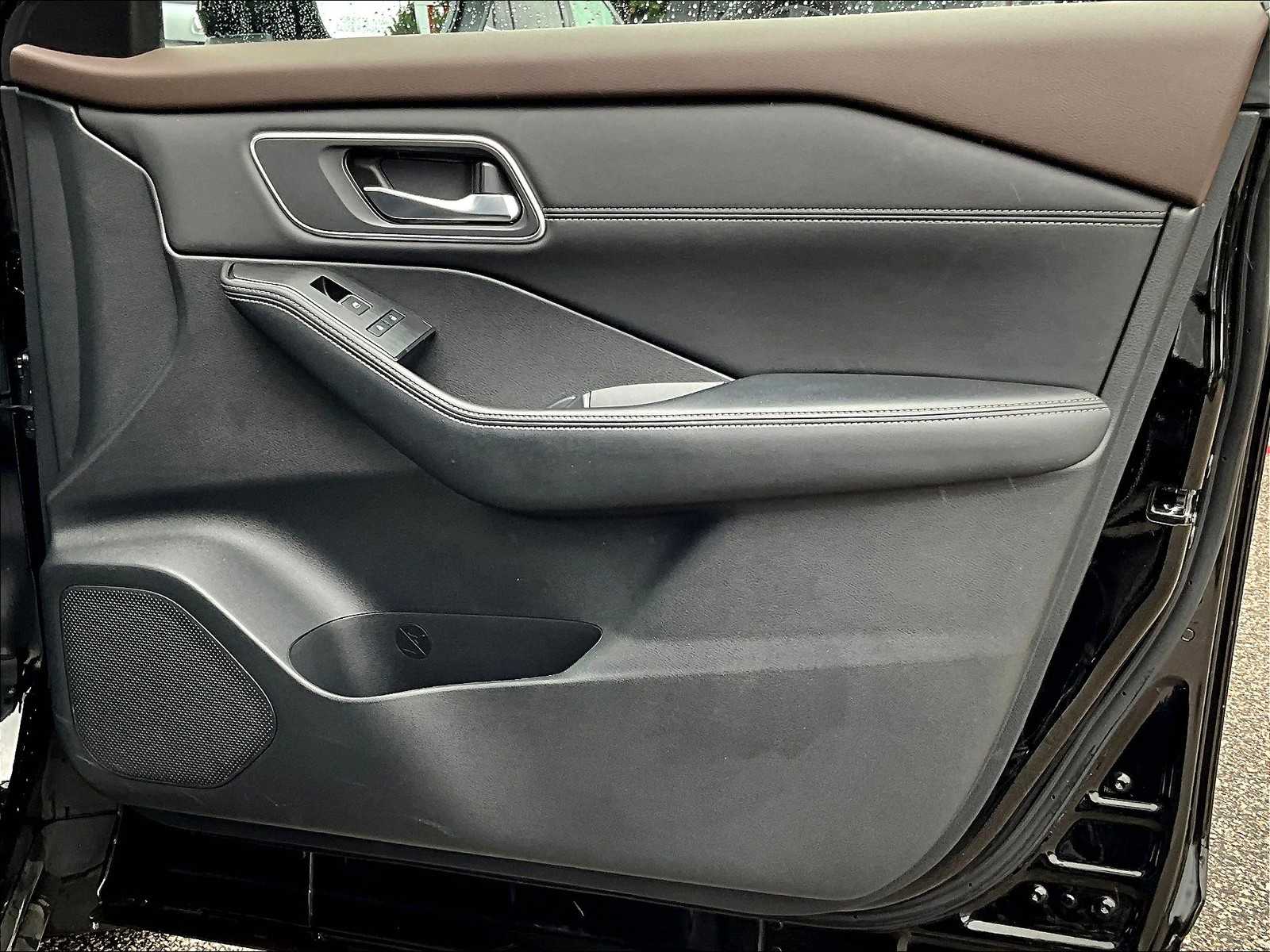 2023 Nissan Rogue Platinum - Photo 12