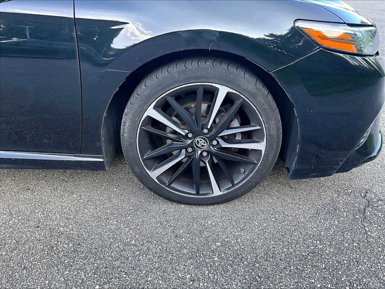 2019 Toyota Camry XSE - Photo 4