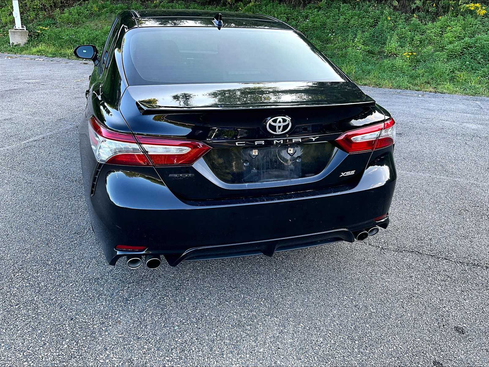 2019 Toyota Camry XSE - Photo 7