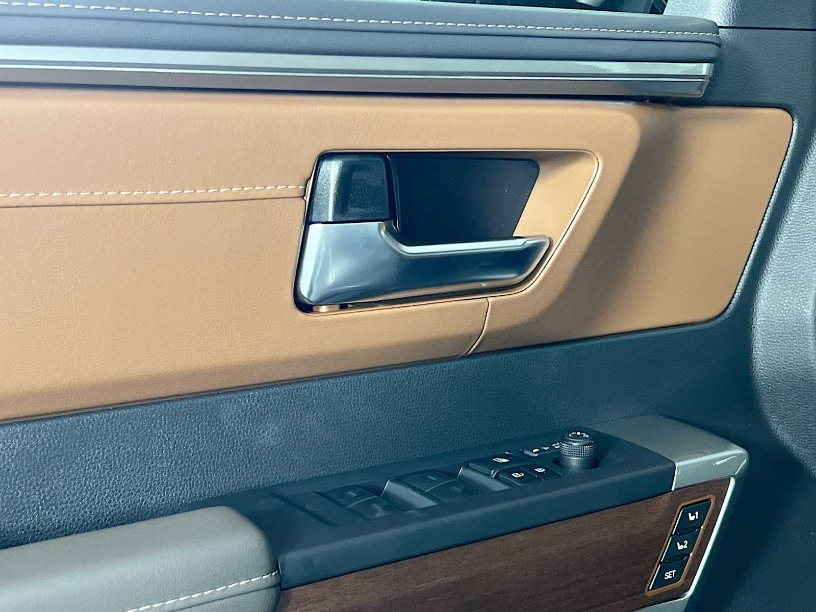 2025 Toyota Tundra 1794 Edition - Photo 16