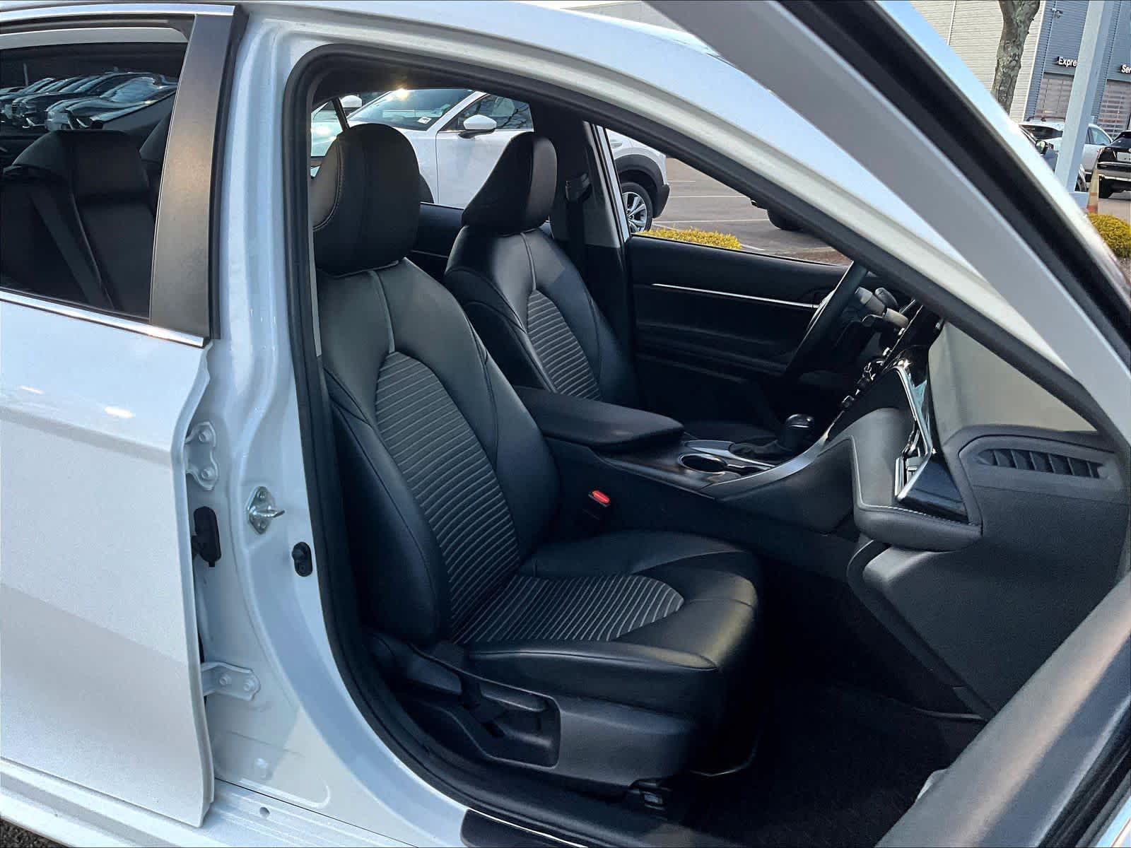 2021 Toyota Camry SE - Photo 11