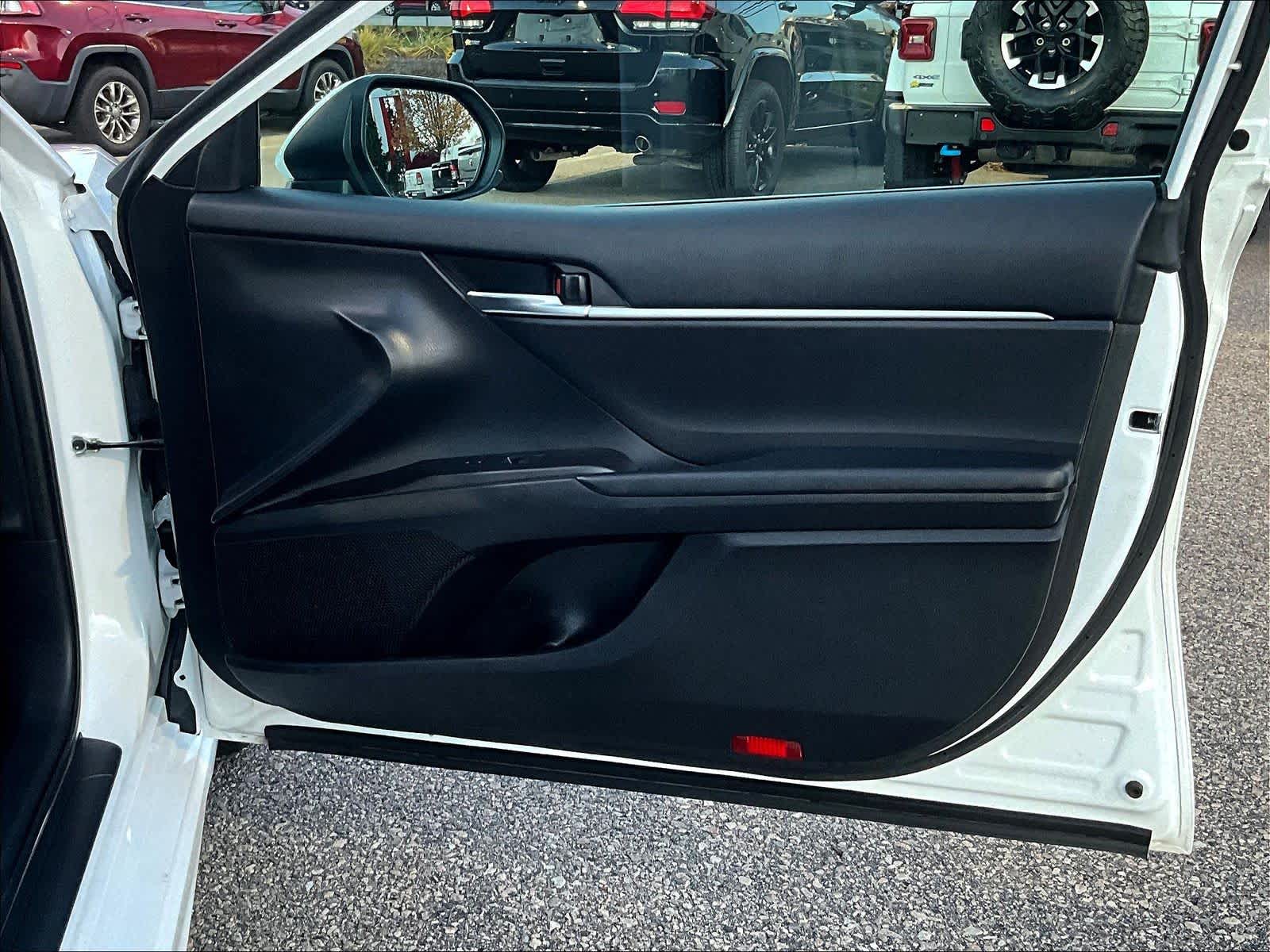 2021 Toyota Camry SE - Photo 12