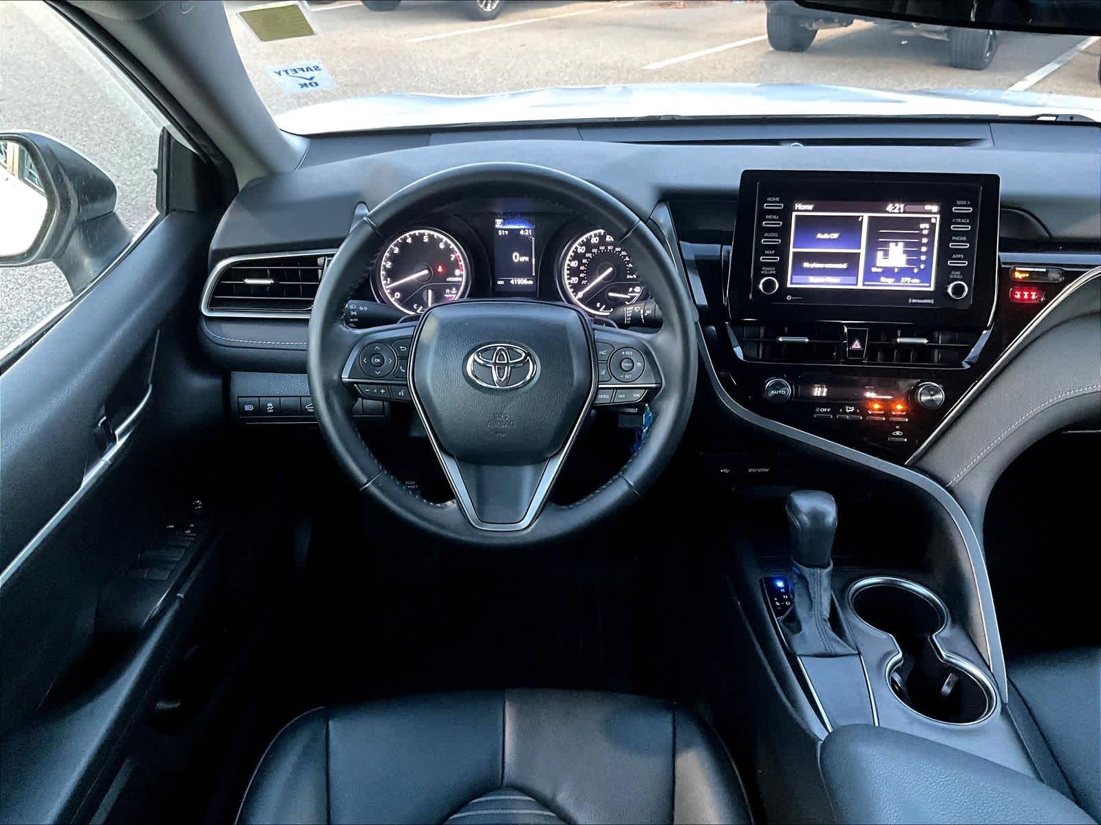 2021 Toyota Camry SE - Photo 17