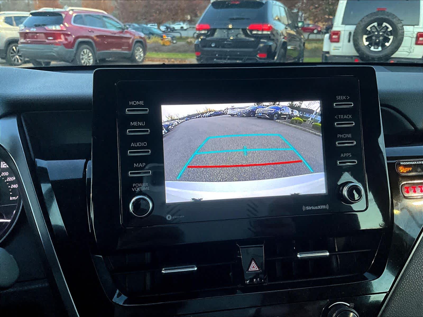 2021 Toyota Camry SE - Photo 19