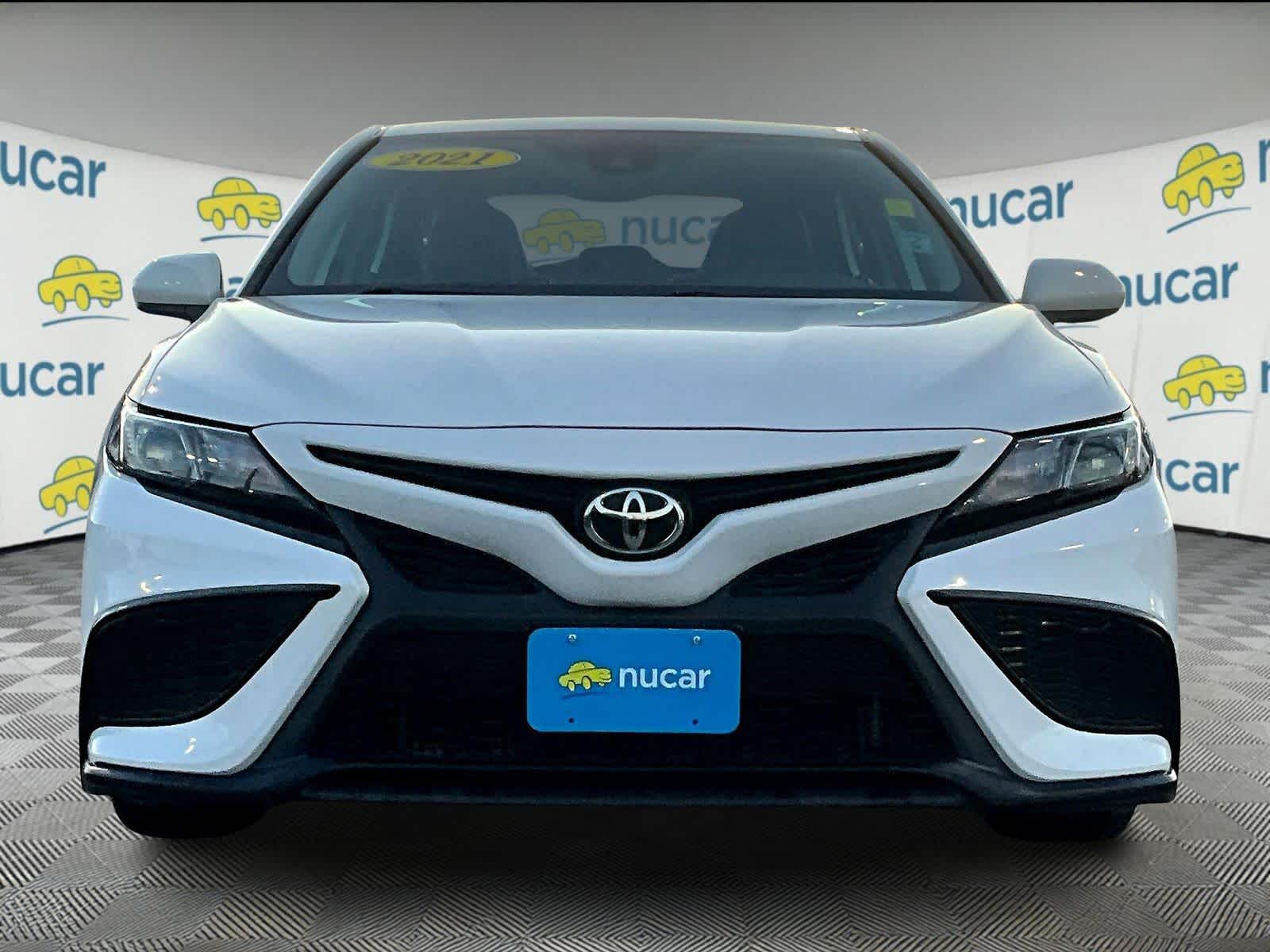 2021 Toyota Camry SE - Photo 2