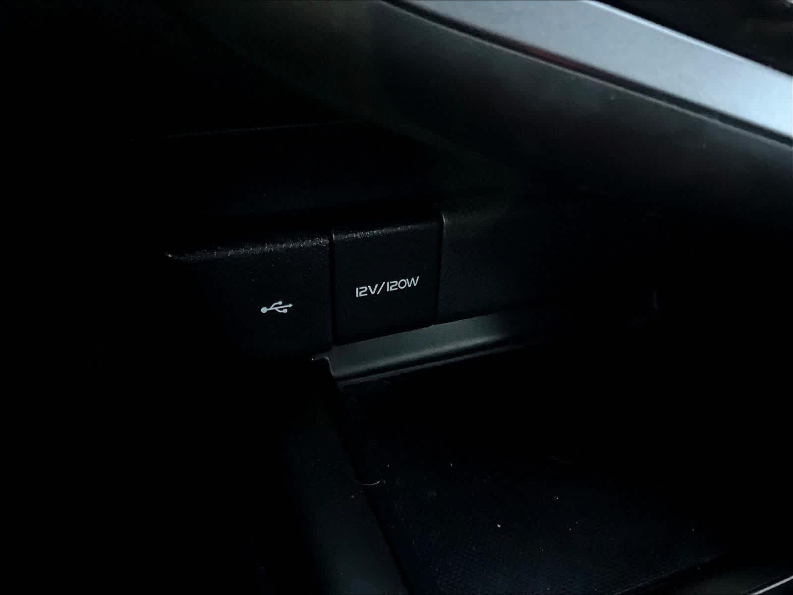 2021 Toyota Camry SE - Photo 25