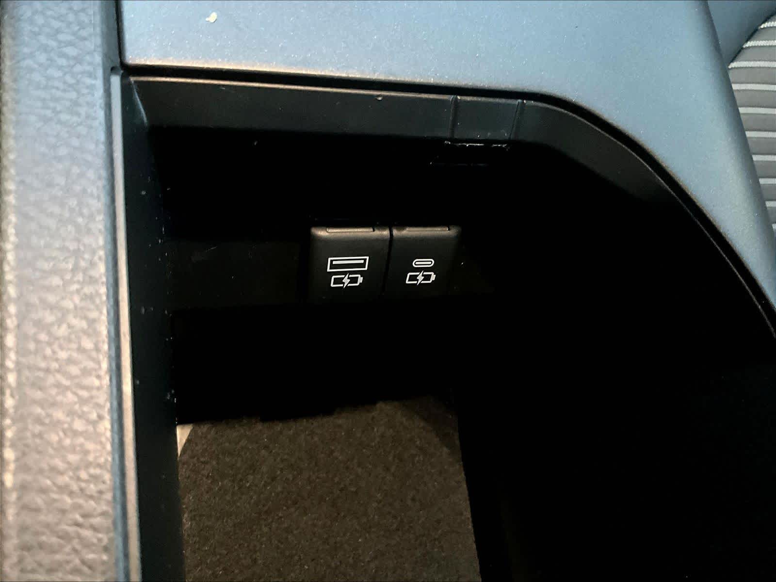 2021 Toyota Camry SE - Photo 26