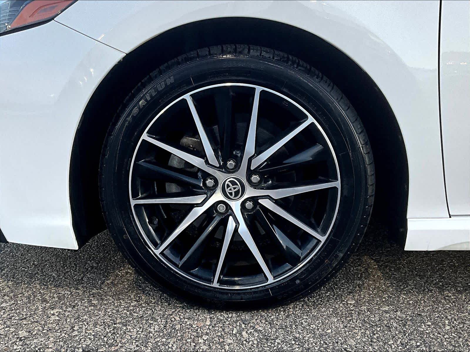 2021 Toyota Camry SE - Photo 7