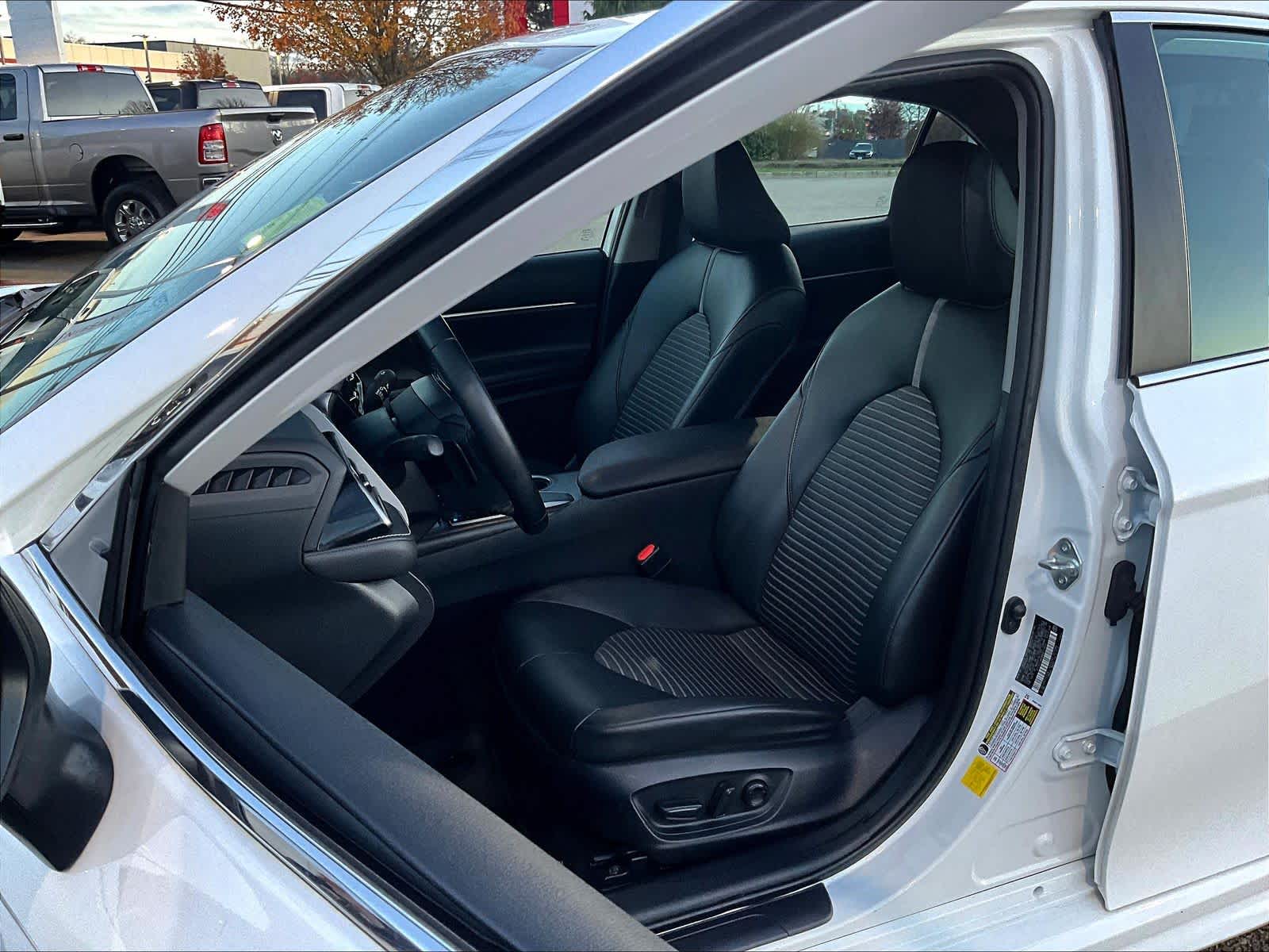 2021 Toyota Camry SE - Photo 10