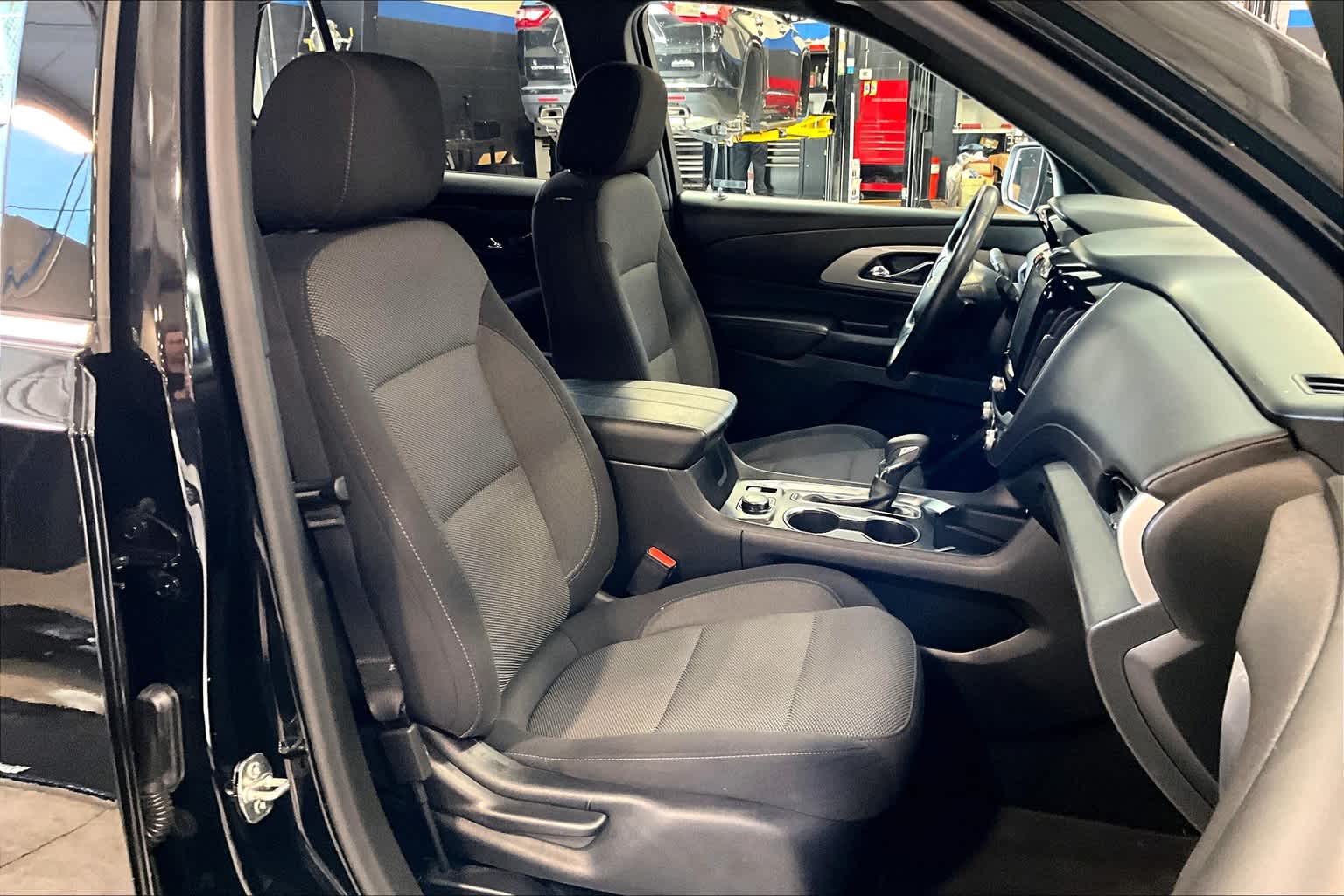 2022 Chevrolet Traverse LT Cloth - Photo 11