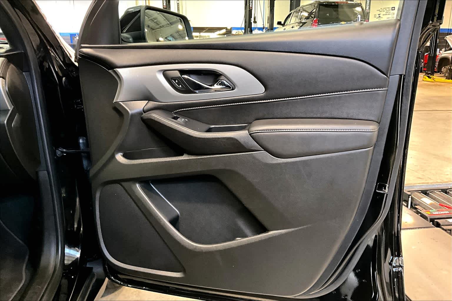 2022 Chevrolet Traverse LT Cloth - Photo 12
