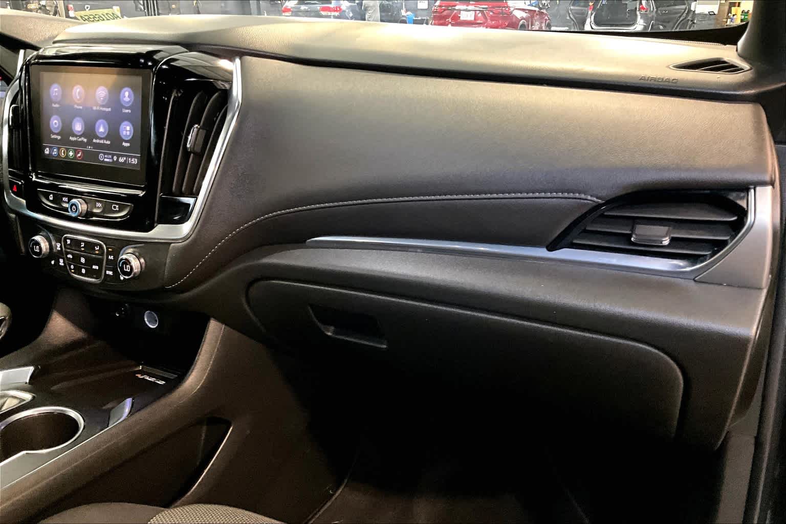 2022 Chevrolet Traverse LT Cloth - Photo 13