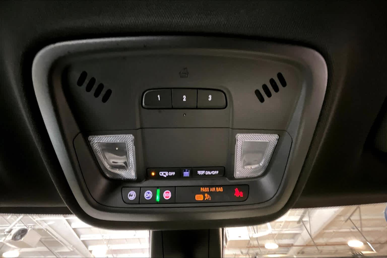 2022 Chevrolet Traverse LT Cloth - Photo 23