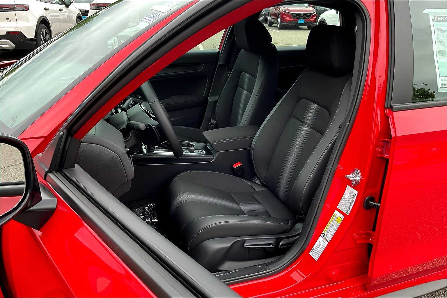 2025 Honda Civic Hatchback Sport - Photo 11