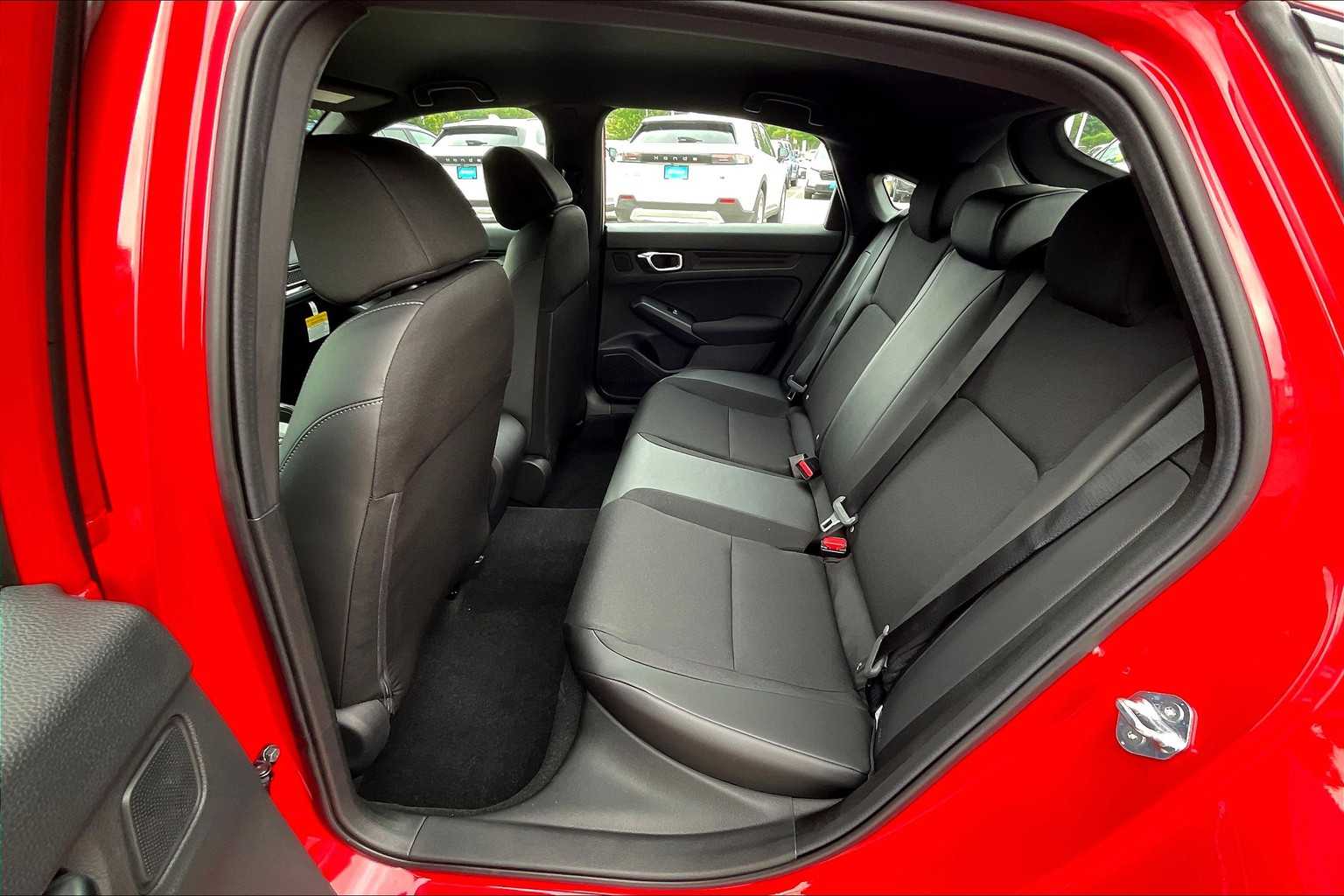 2025 Honda Civic Hatchback Sport - Photo 15