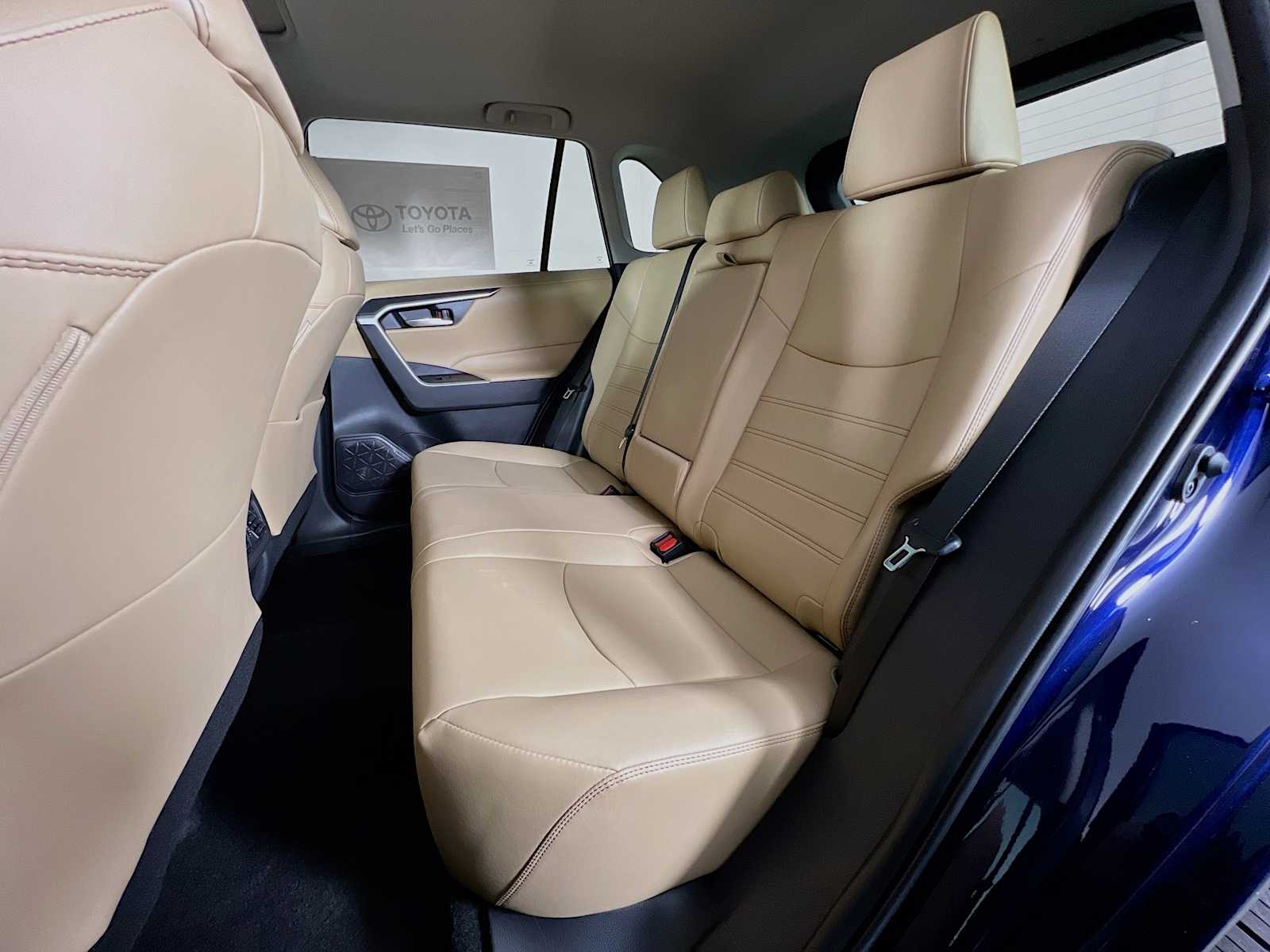 2025 Toyota RAV4 XLE Premium - Photo 13