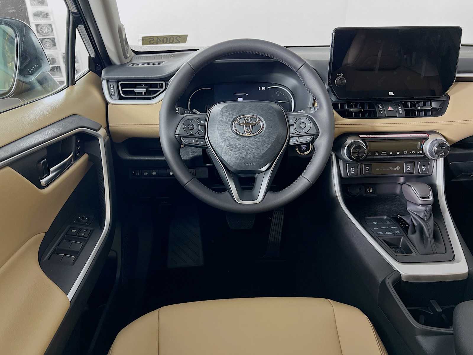 2025 Toyota RAV4 XLE Premium - Photo 15