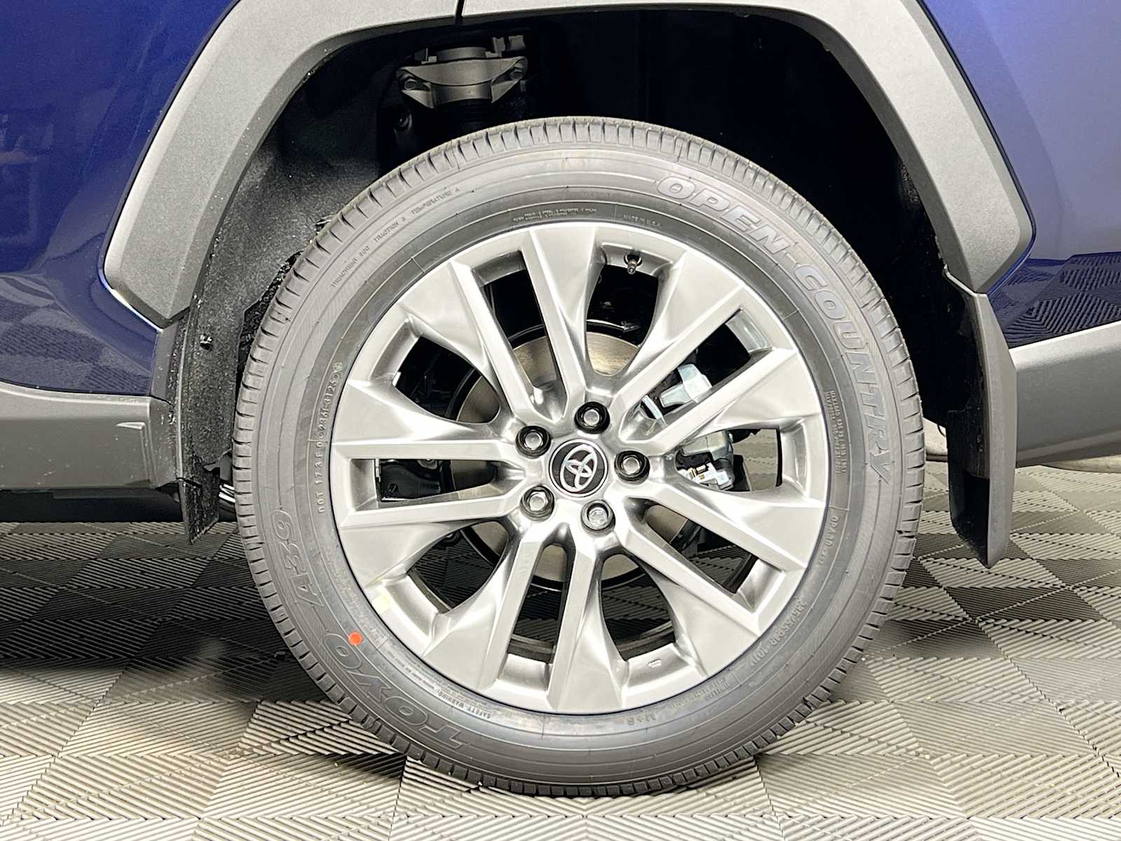 2025 Toyota RAV4 XLE Premium - Photo 19