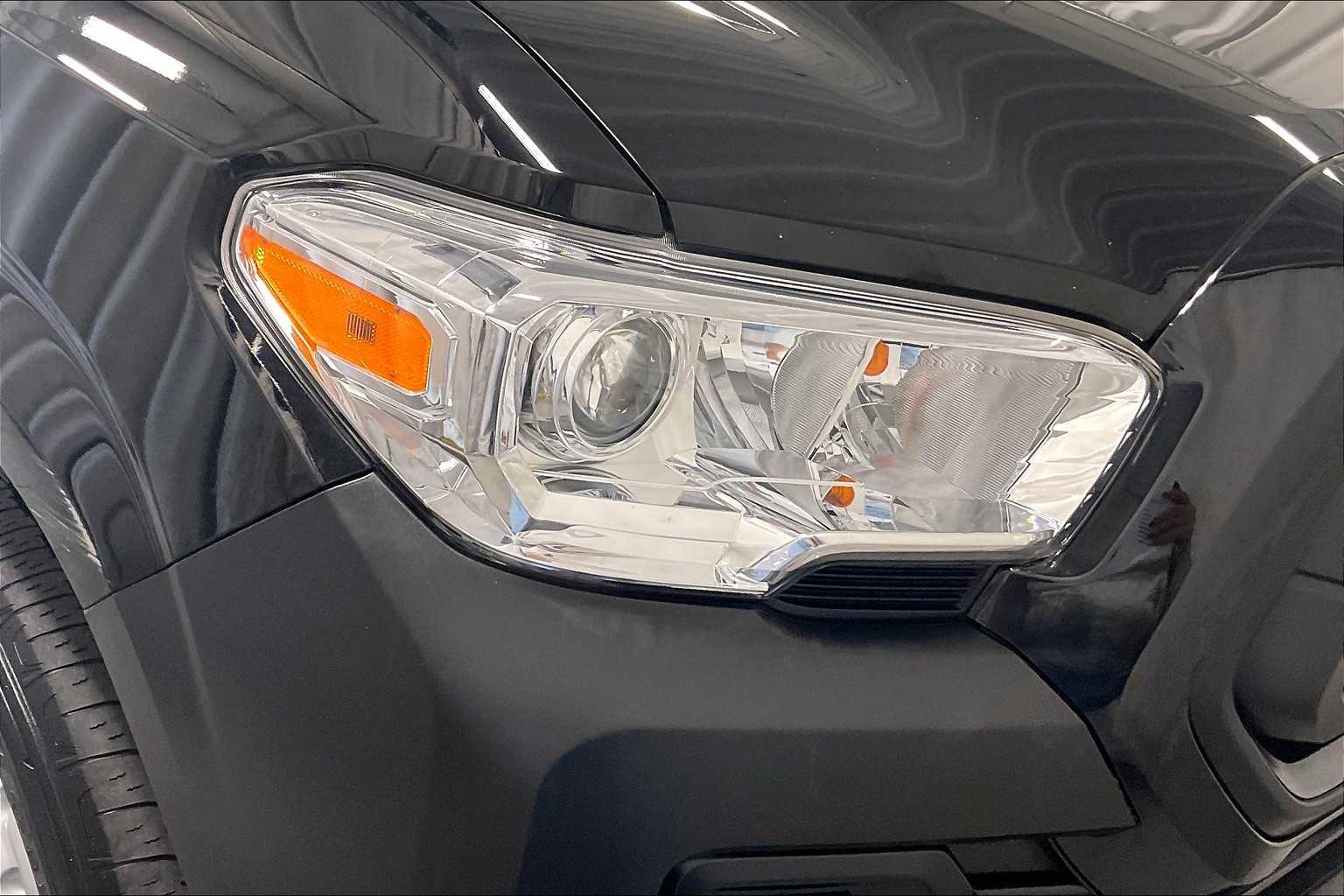 2022 Toyota Tacoma SR - Photo 33