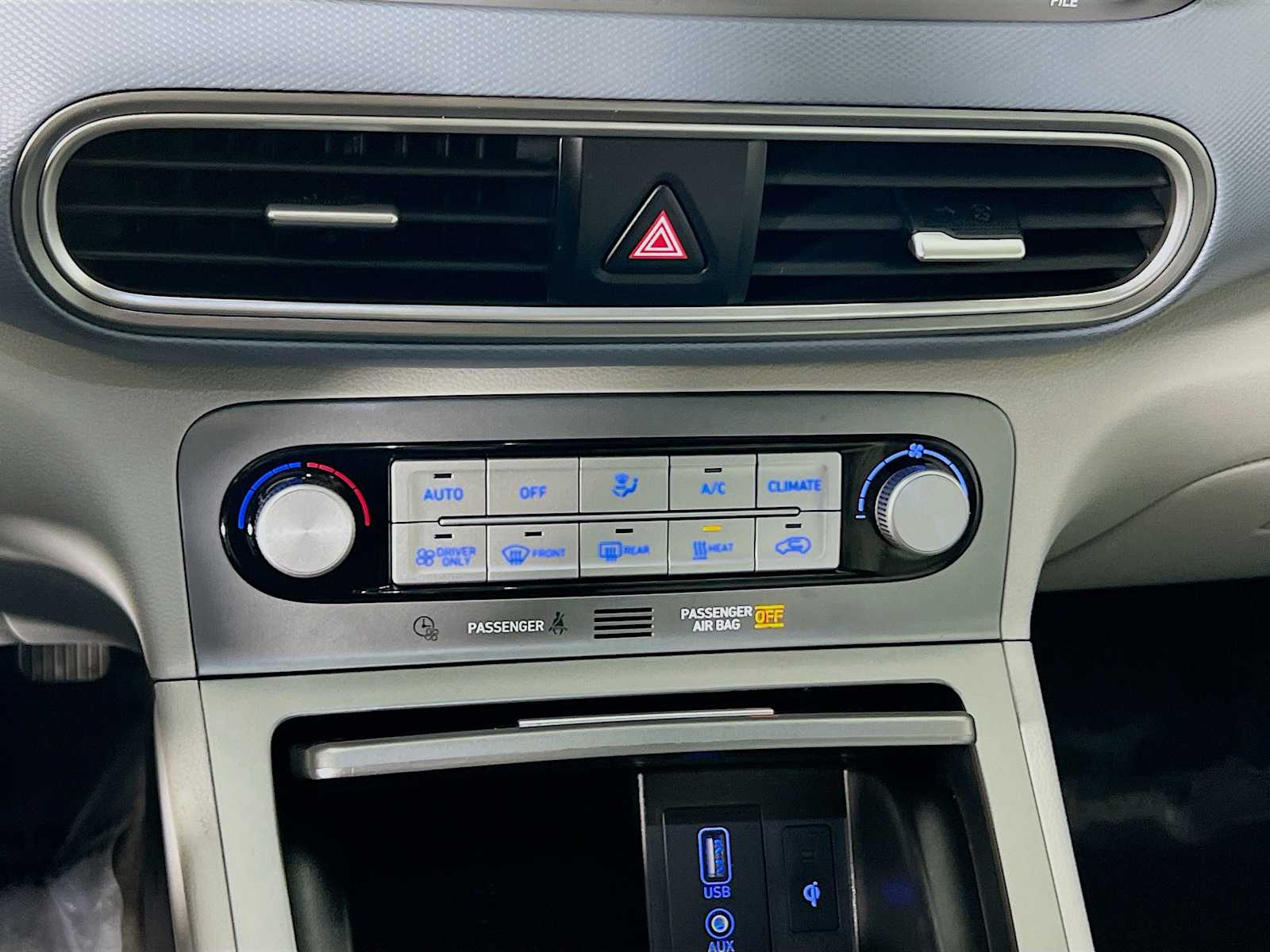 2021 Hyundai Kona Electric Limited - Photo 15