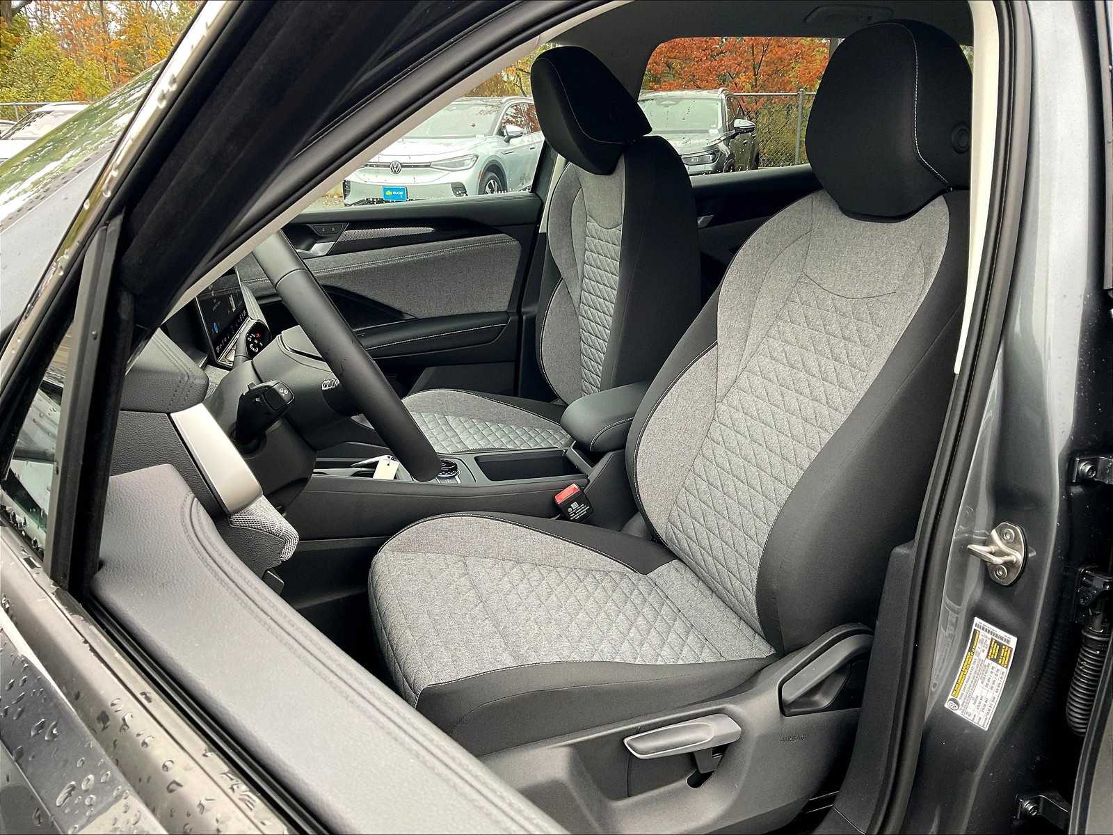 2025 Volkswagen Tiguan S - Photo 11