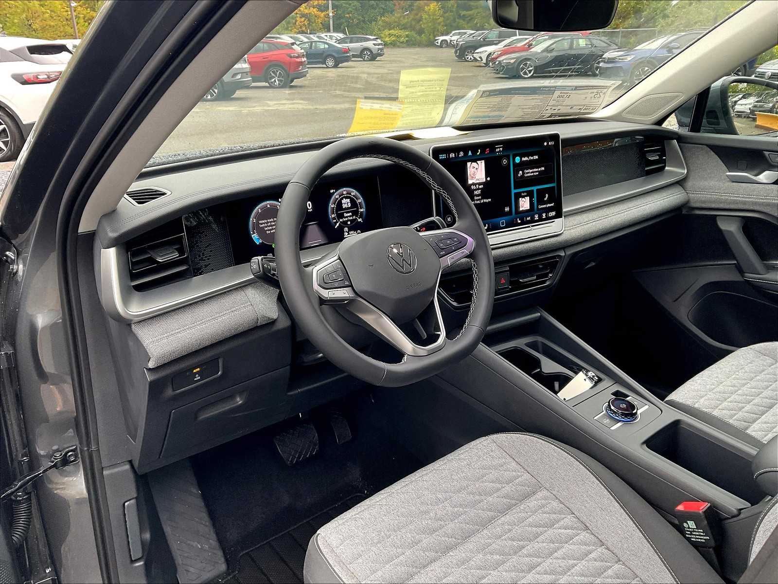 2025 Volkswagen Tiguan S - Photo 9