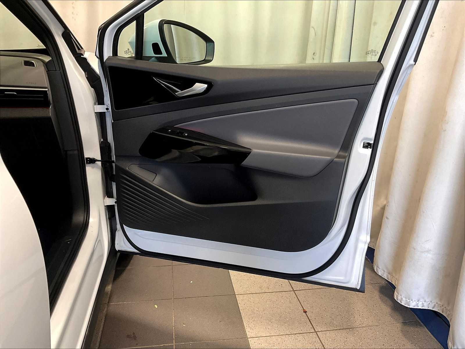 2021 Volkswagen ID.4 Pro - Photo 12
