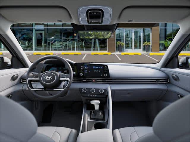 2025 Hyundai Elantra SE - Photo 11