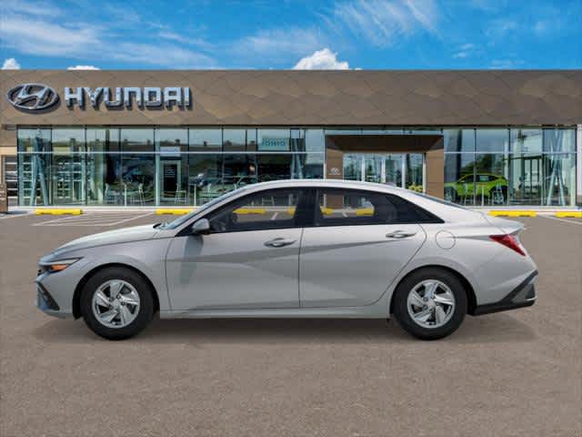 2025 Hyundai Elantra SE - Photo 3