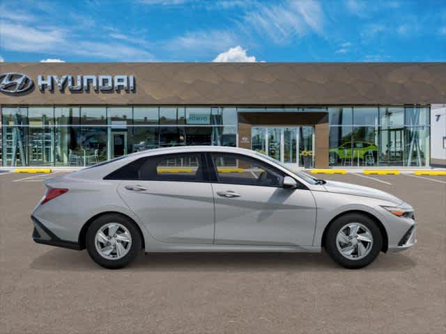 2025 Hyundai Elantra SE - Photo 7