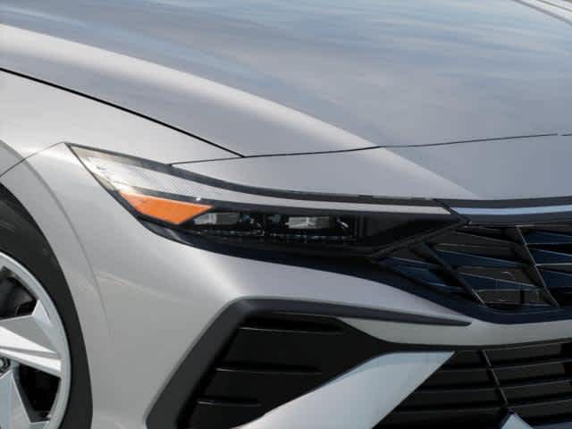 2025 Hyundai Elantra SE - Photo 9