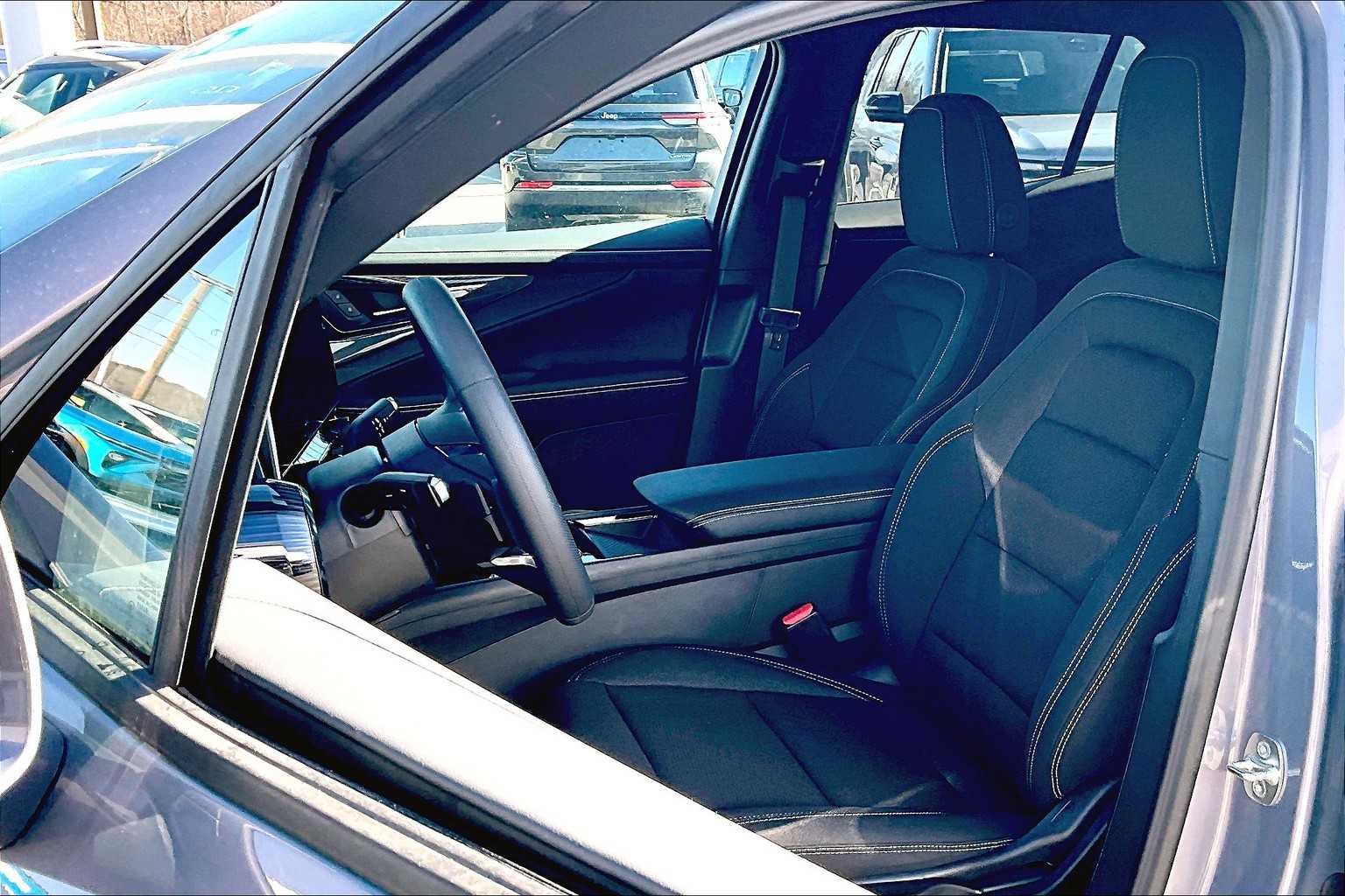 2025 Chevrolet Blazer EV FWD LT - Photo 11