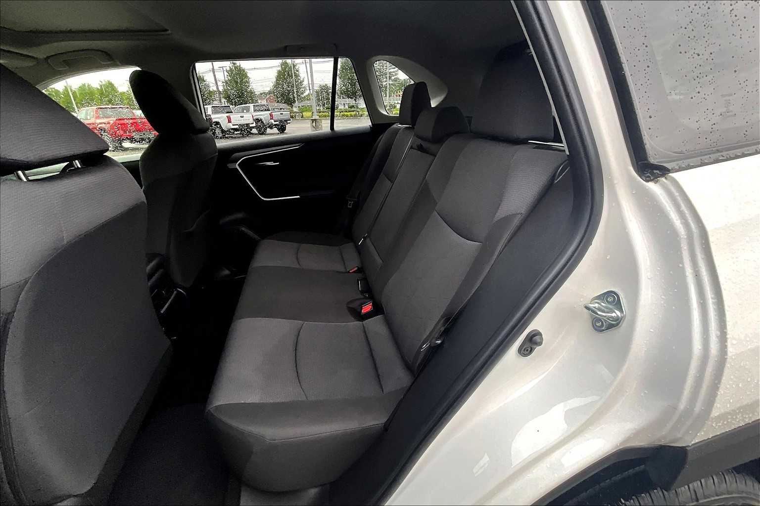 2019 Toyota RAV4 XLE - Photo 15