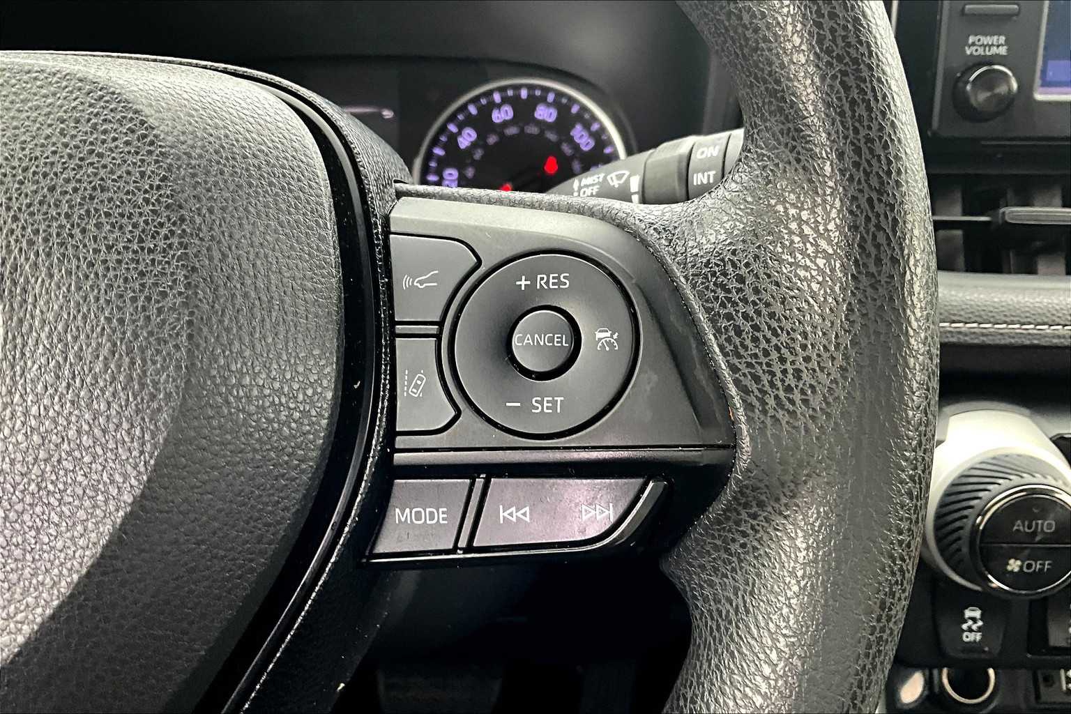2019 Toyota RAV4 XLE - Photo 24