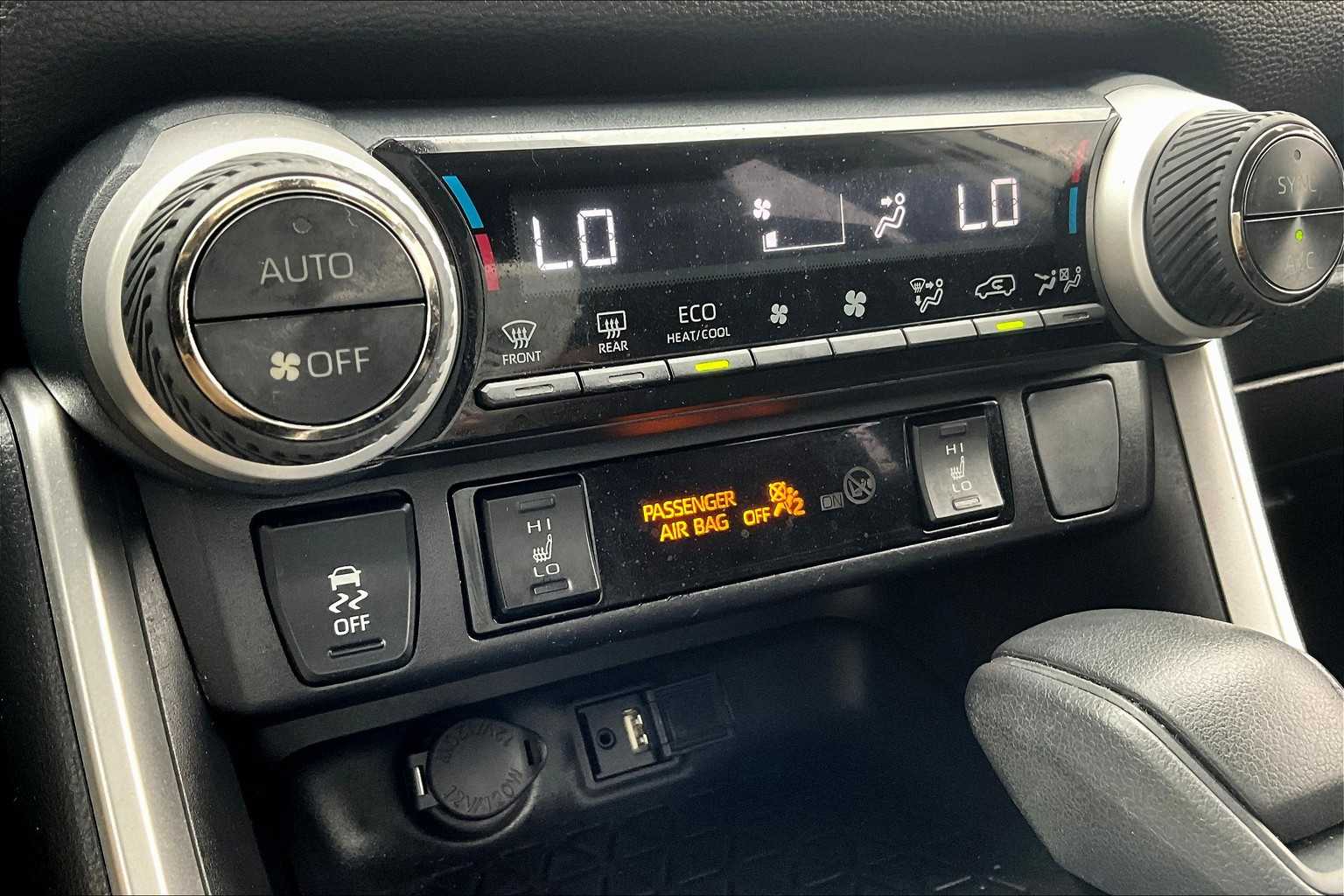 2019 Toyota RAV4 XLE - Photo 26