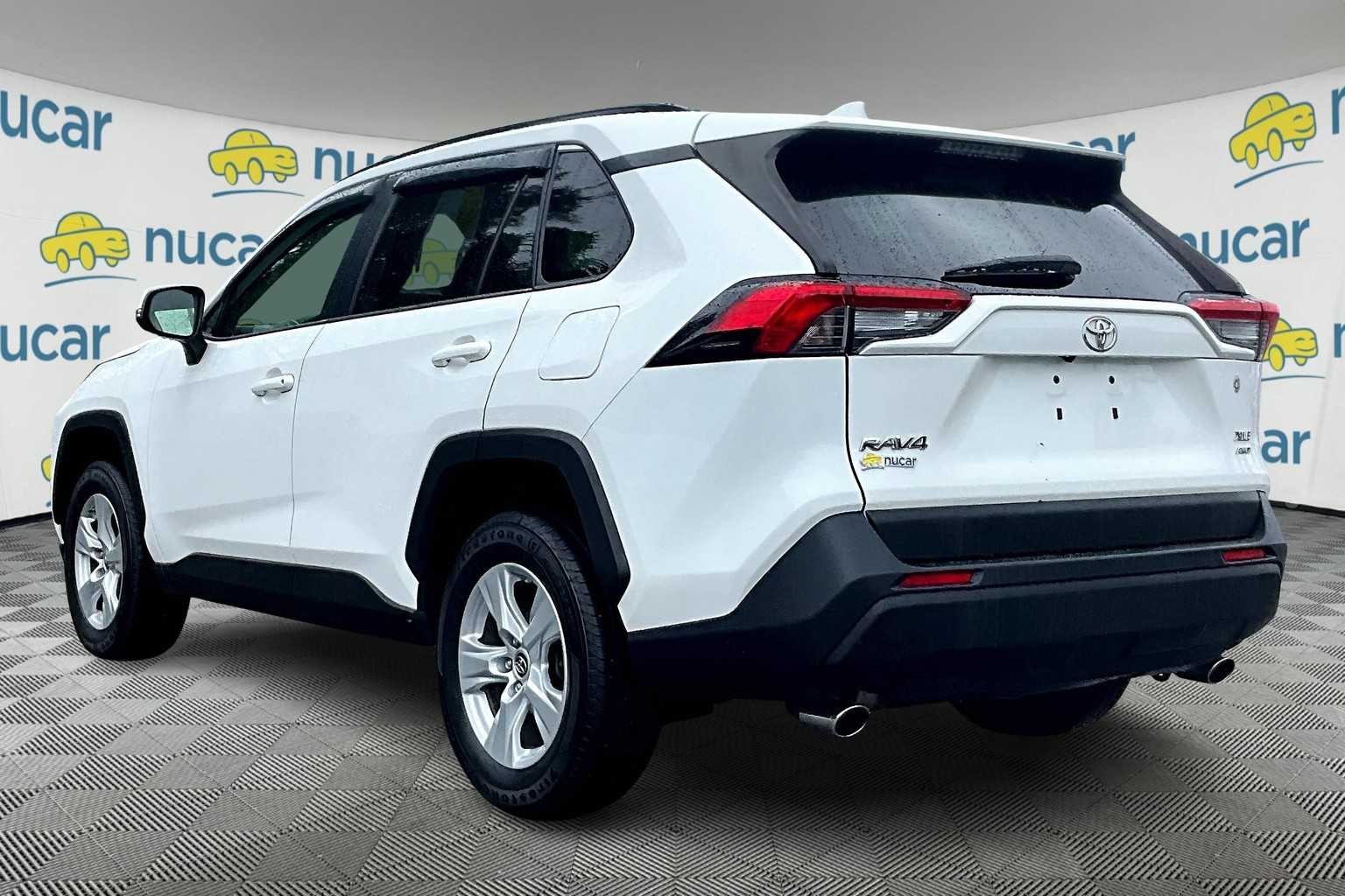 2019 Toyota RAV4 XLE - Photo 4