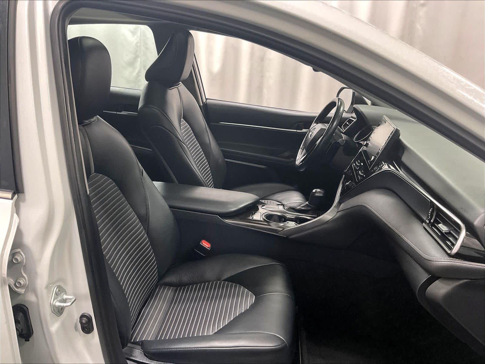 2023 Toyota Camry SE - Photo 11