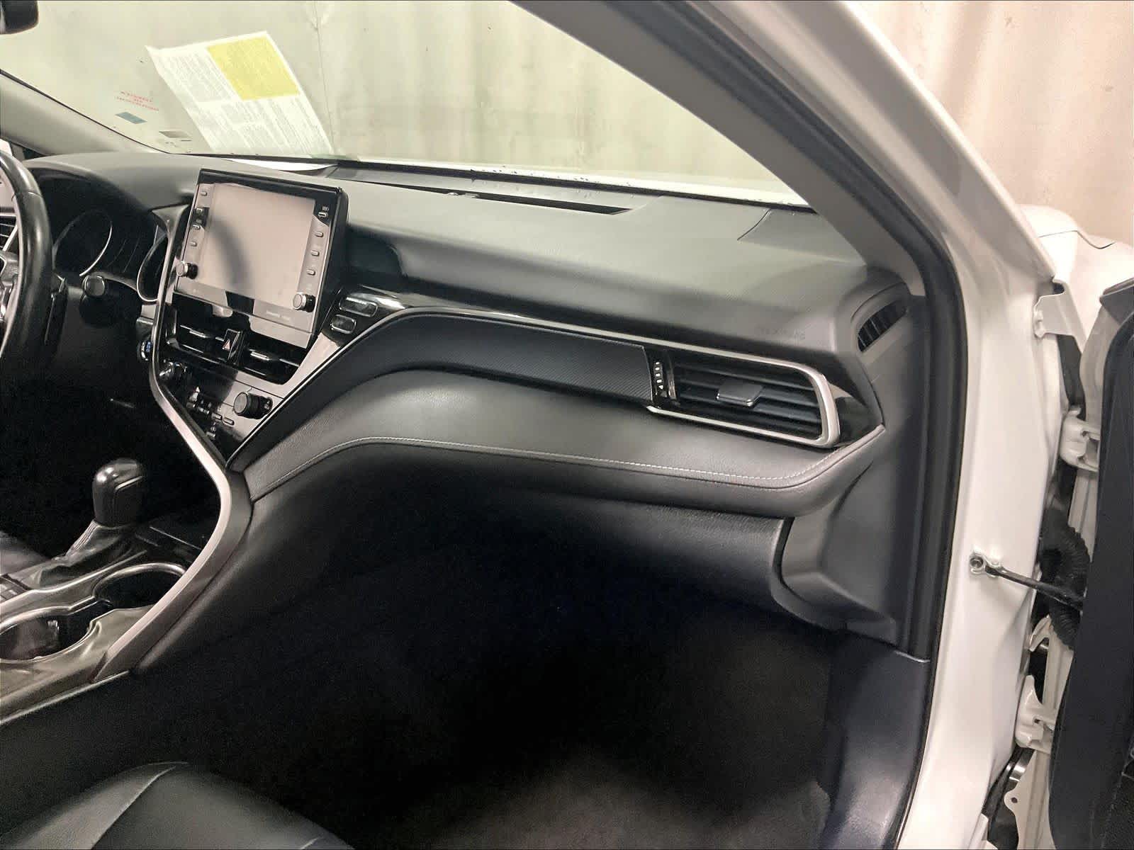 2023 Toyota Camry SE - Photo 13