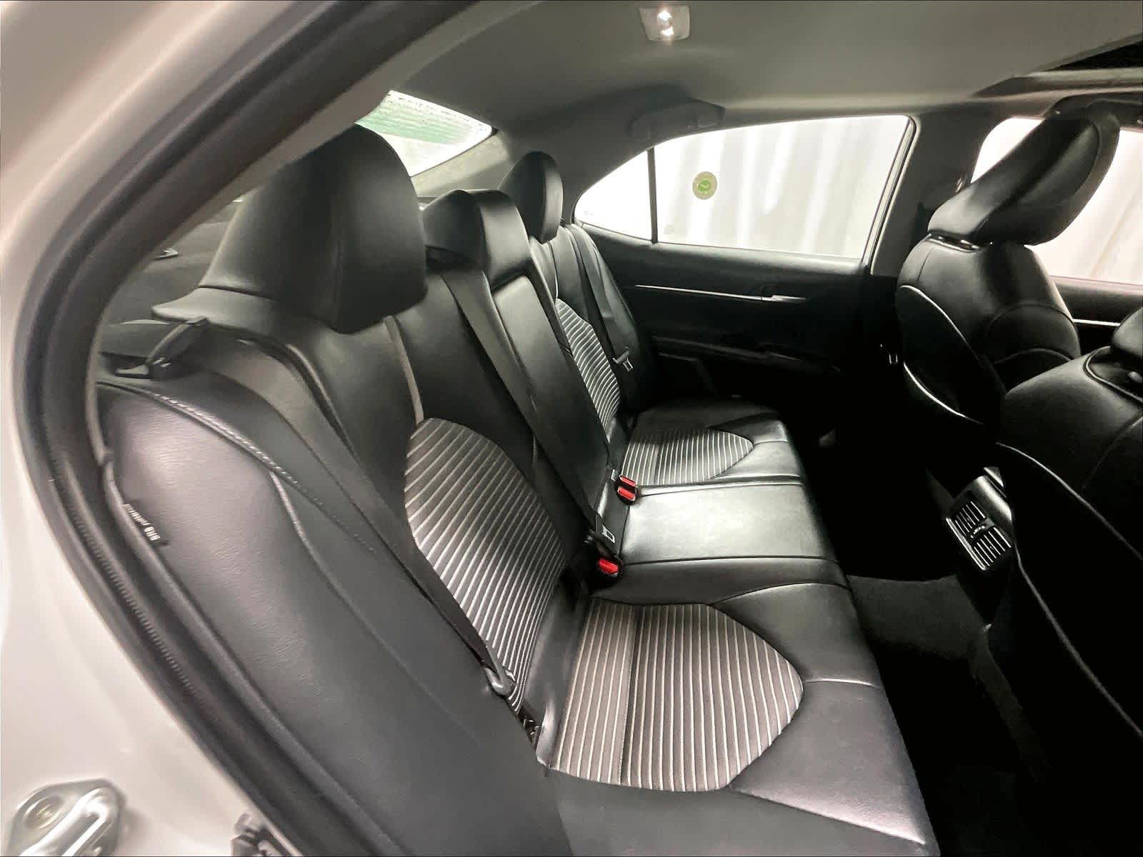 2023 Toyota Camry SE - Photo 16