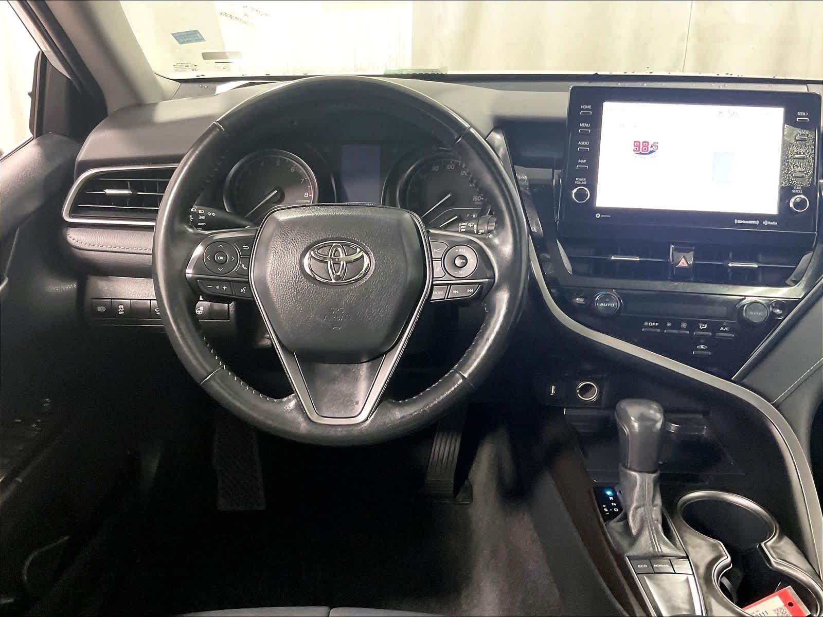 2023 Toyota Camry SE - Photo 17
