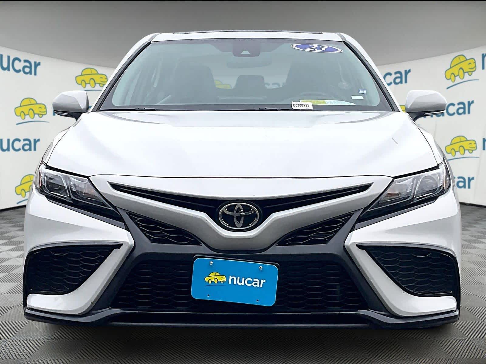 2023 Toyota Camry SE - Photo 2