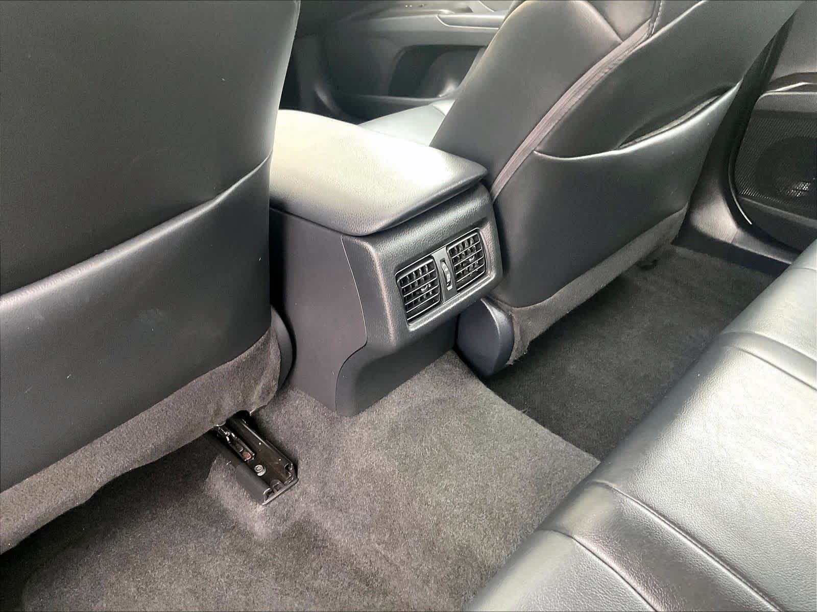 2023 Toyota Camry SE - Photo 28