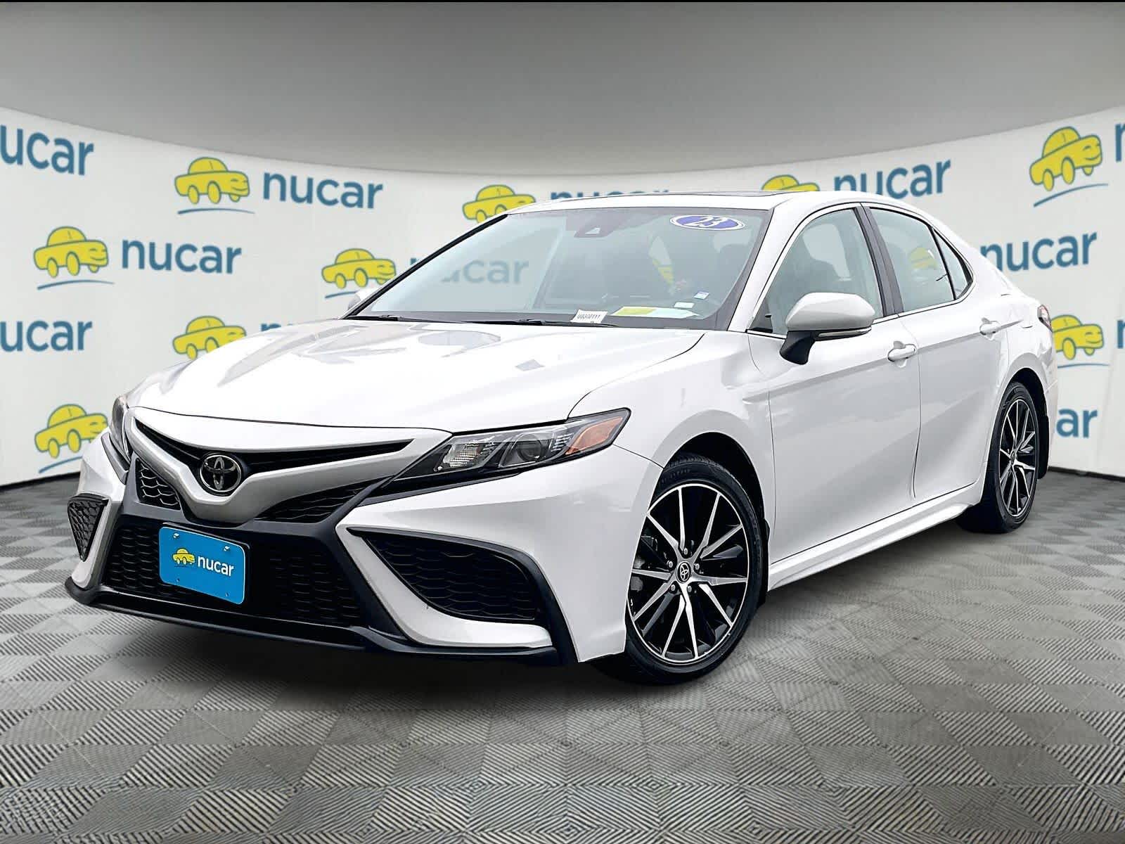 2023 Toyota Camry SE - Photo 3
