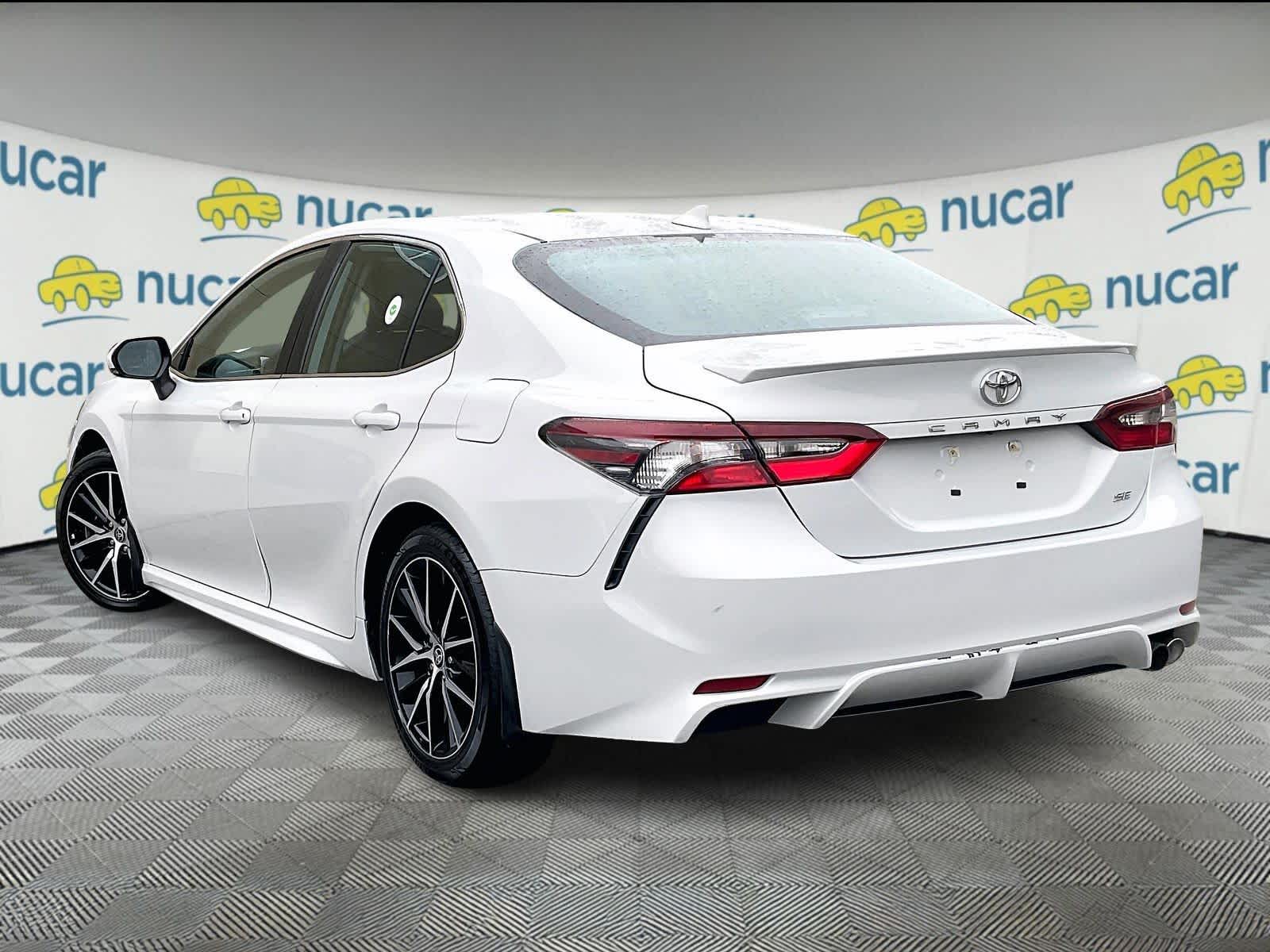 2023 Toyota Camry SE - Photo 4