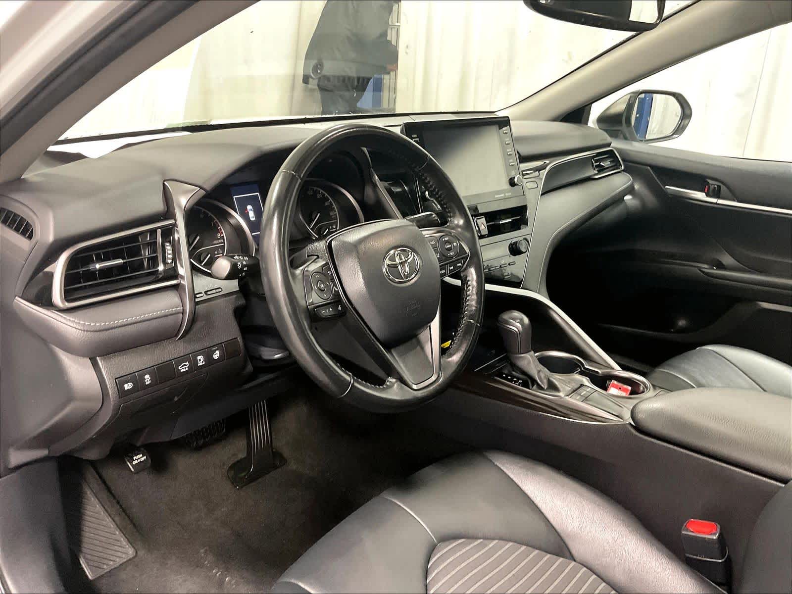 2023 Toyota Camry SE - Photo 8
