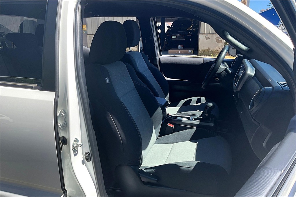 2023 Toyota Tacoma TRD Off-Road - Photo 11