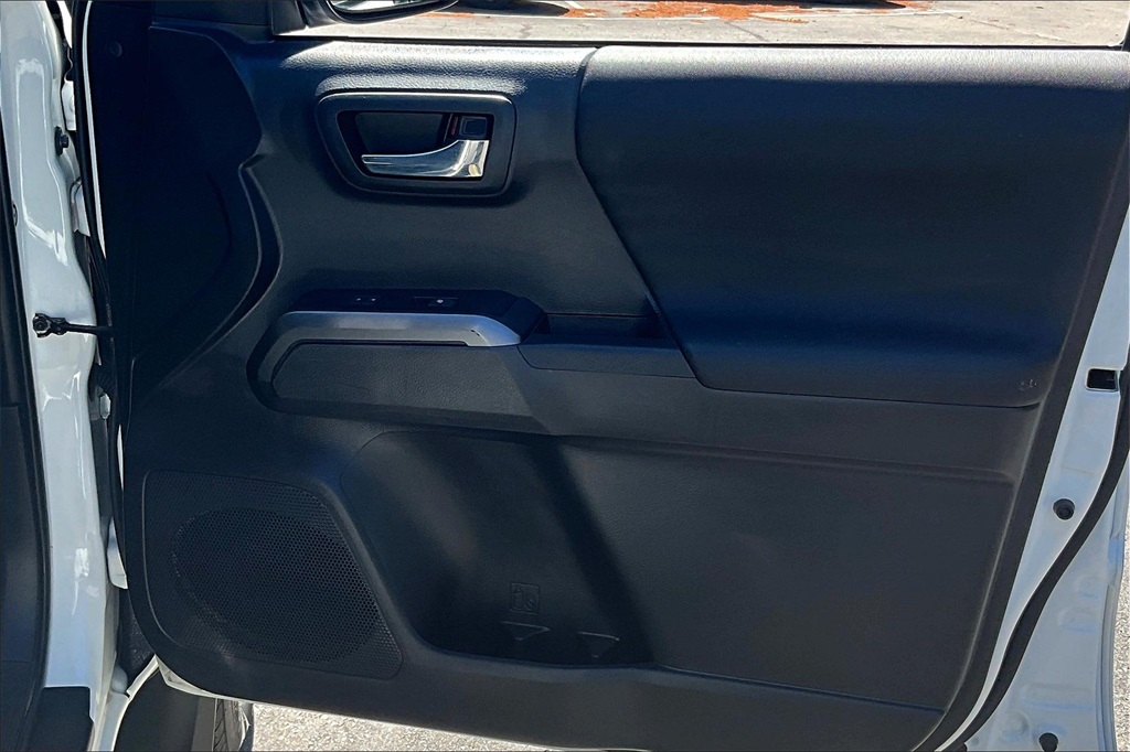 2023 Toyota Tacoma TRD Off-Road - Photo 12
