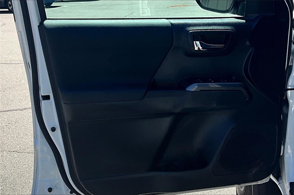 2023 Toyota Tacoma TRD Off-Road - Photo 9
