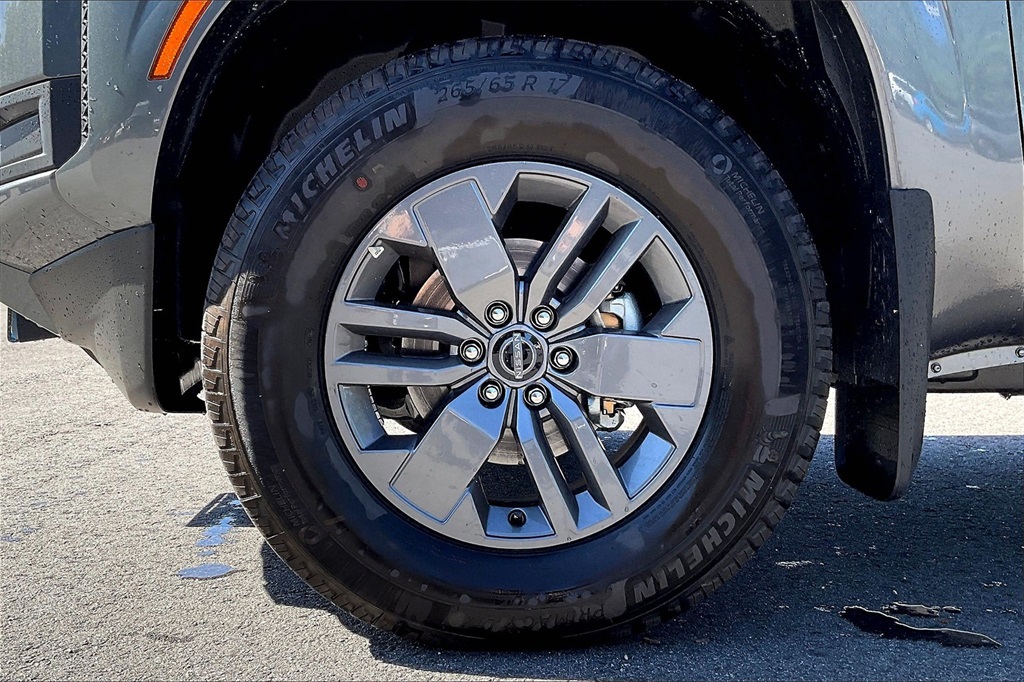 2025 Nissan Frontier SV - Photo 22