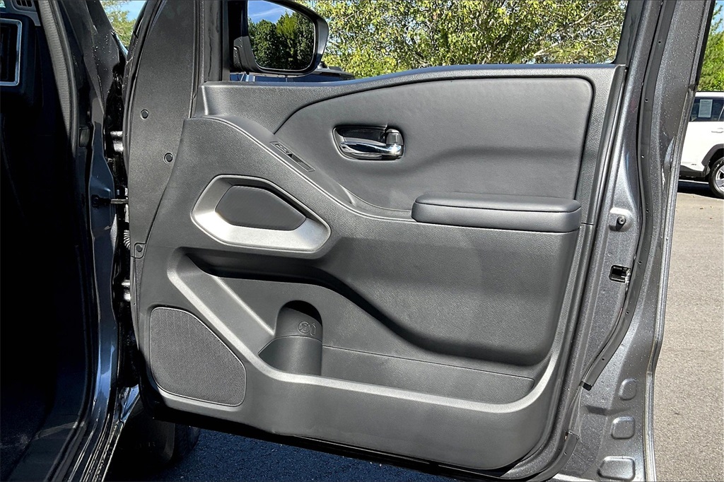 2025 Nissan Frontier SV - Photo 26